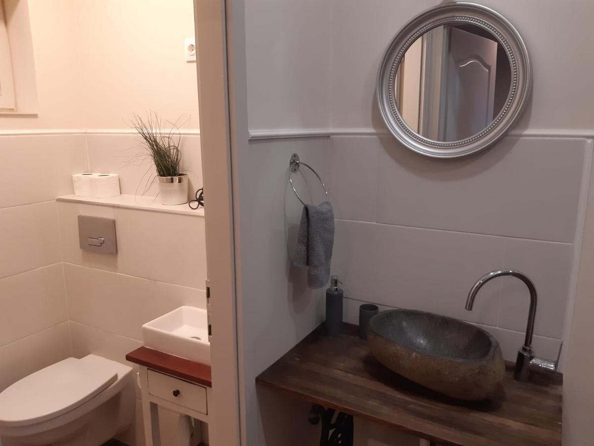 Ady Apartman Tata Eksteriør billede